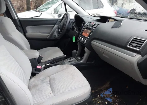 2018 Subaru Forester 2.5I Premium z USA, uszkodzony, nr VIN JF2SJAGC8JH511536